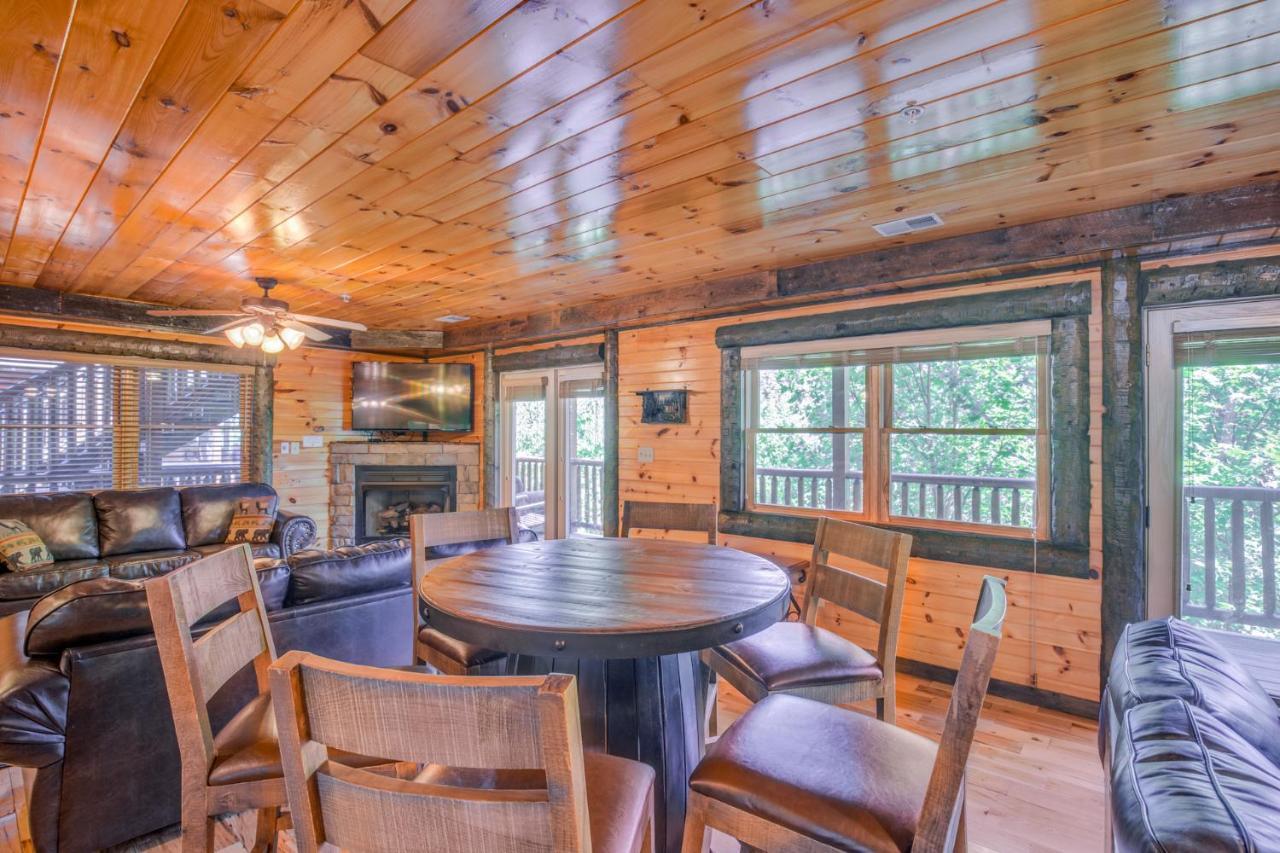 Pine Tree Lodge, 8 Bedrooms, Pool Table, Theater, Hot Tub, WiFi, Sleeps 38 Gatlinburg Buitenkant foto