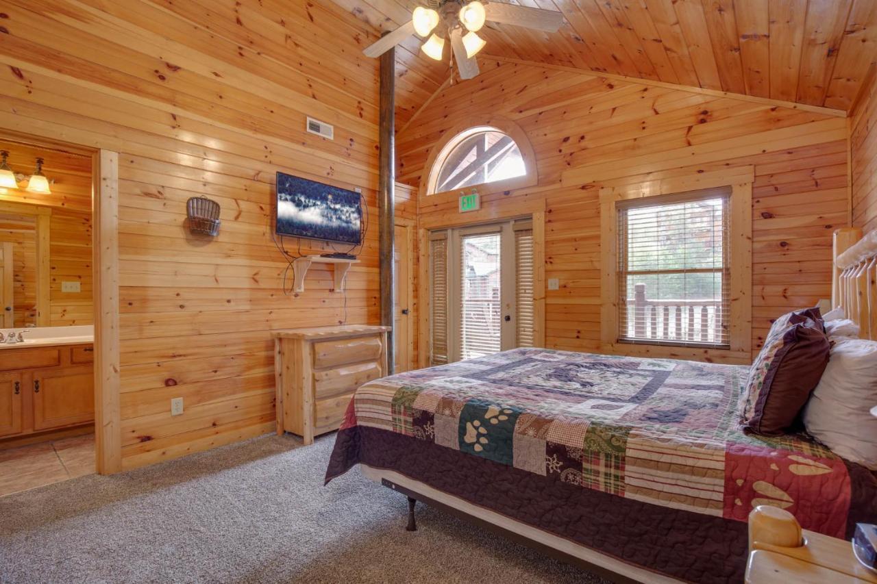 Pine Tree Lodge, 8 Bedrooms, Pool Table, Theater, Hot Tub, WiFi, Sleeps 38 Gatlinburg Buitenkant foto