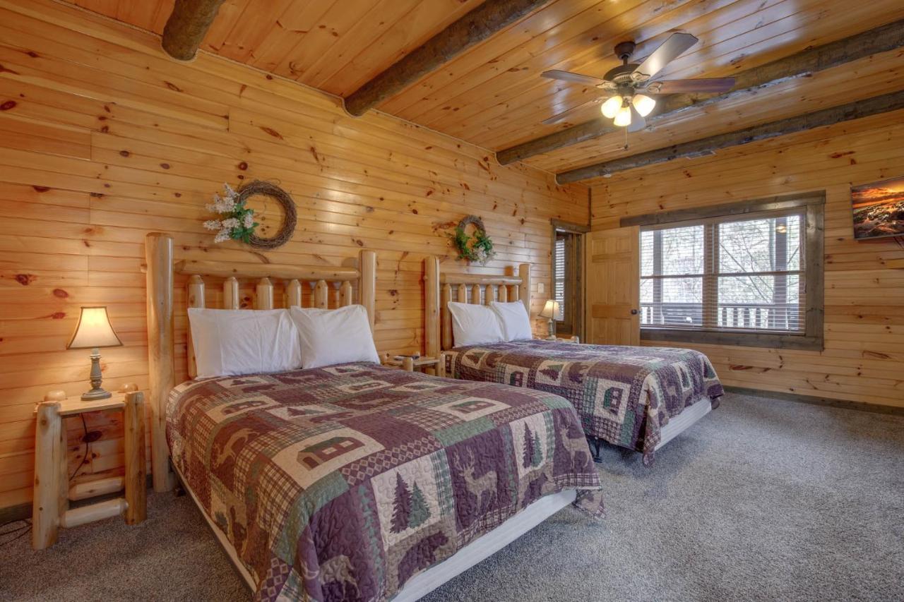 Pine Tree Lodge, 8 Bedrooms, Pool Table, Theater, Hot Tub, WiFi, Sleeps 38 Gatlinburg Buitenkant foto