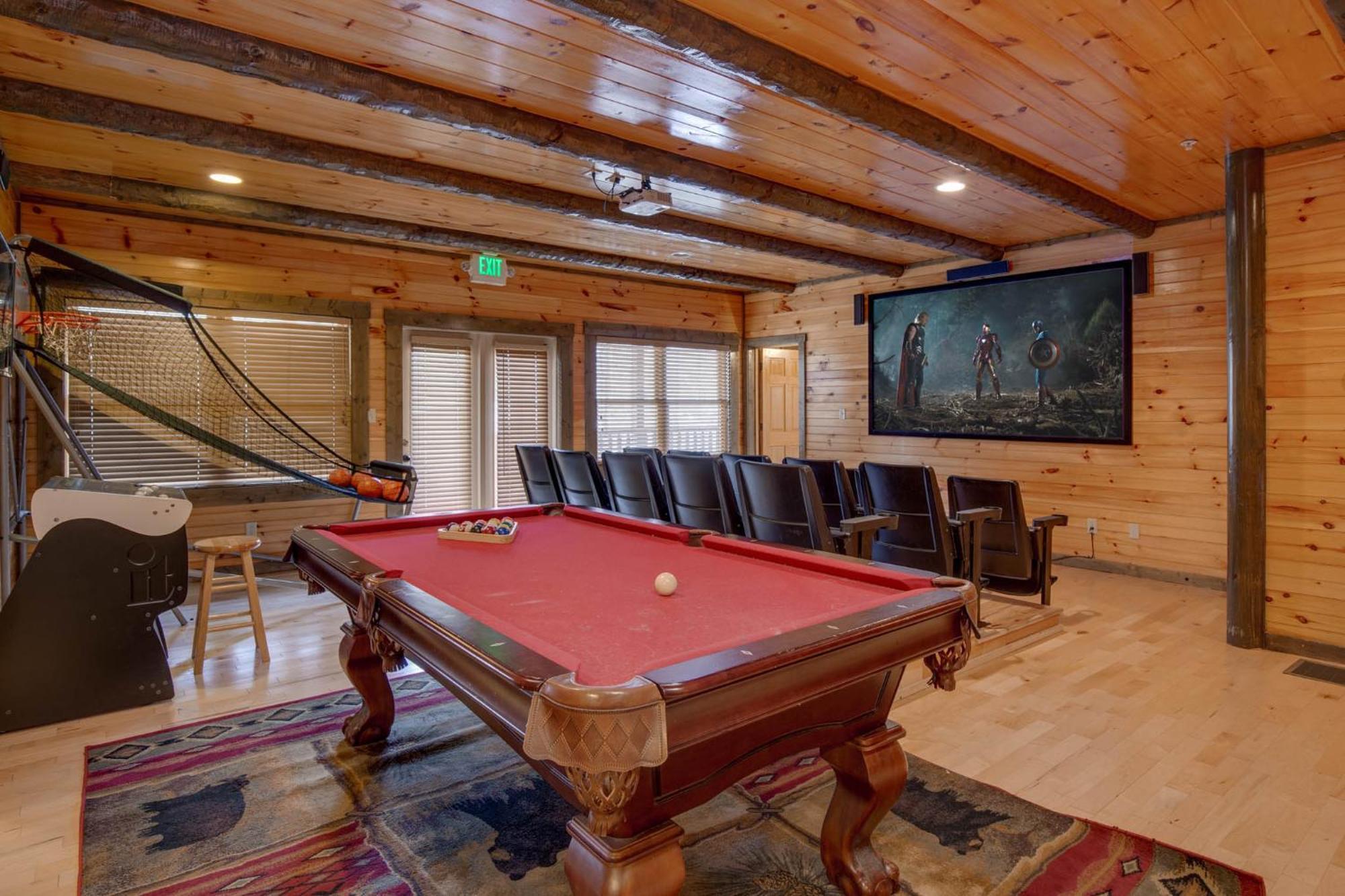 Pine Tree Lodge, 8 Bedrooms, Pool Table, Theater, Hot Tub, WiFi, Sleeps 38 Gatlinburg Buitenkant foto