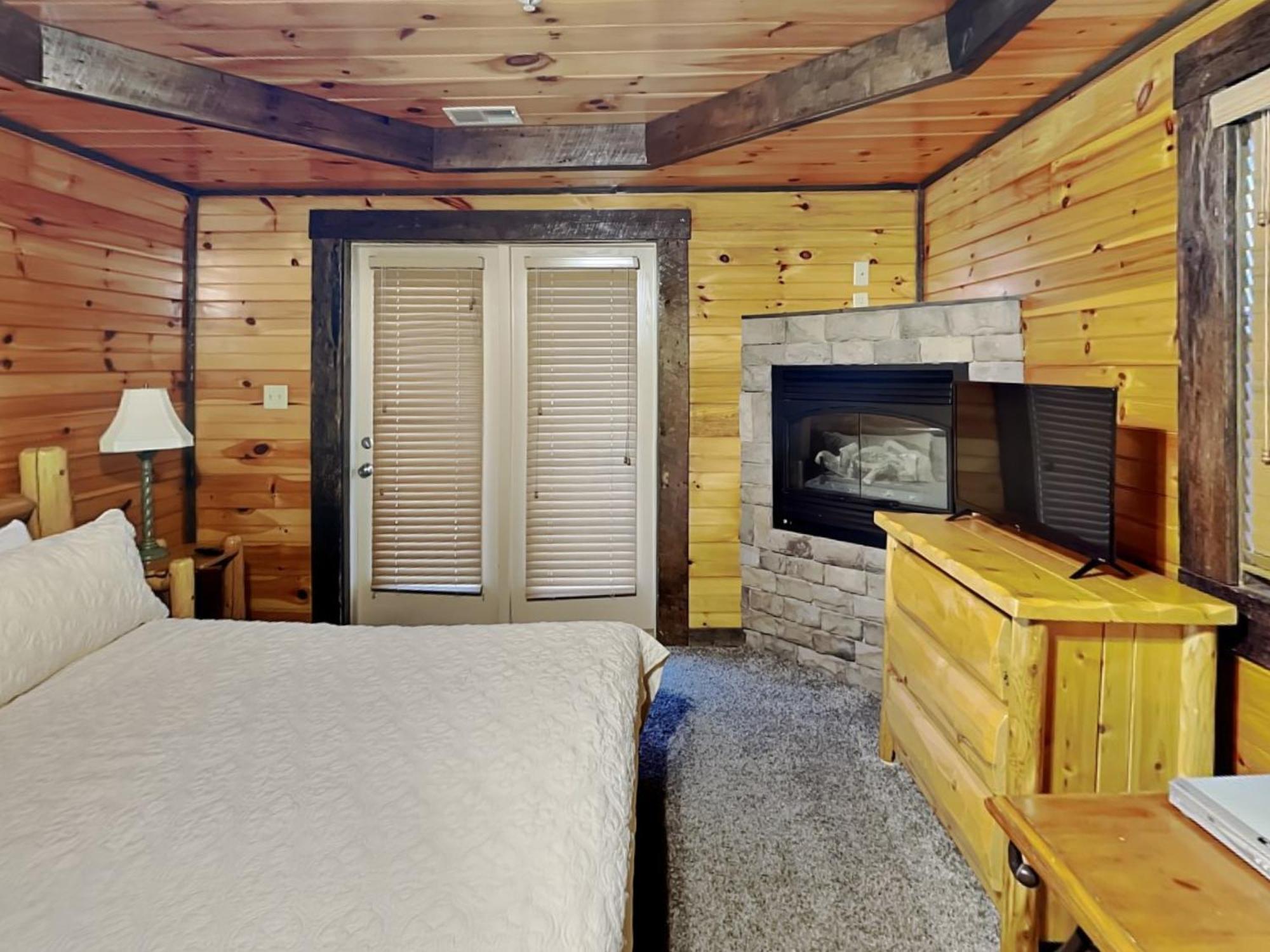 Pine Tree Lodge, 8 Bedrooms, Pool Table, Theater, Hot Tub, WiFi, Sleeps 38 Gatlinburg Buitenkant foto