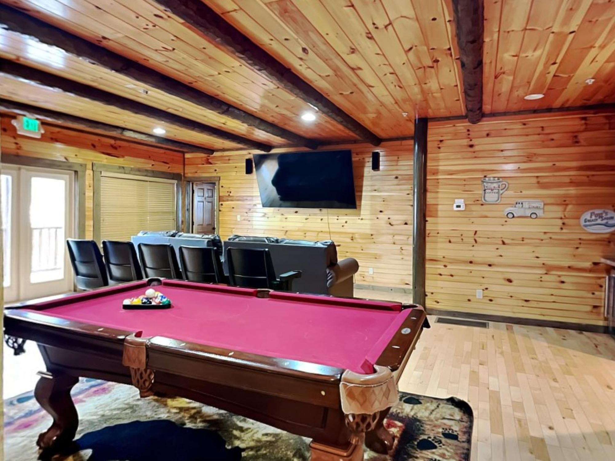 Pine Tree Lodge, 8 Bedrooms, Pool Table, Theater, Hot Tub, WiFi, Sleeps 38 Gatlinburg Buitenkant foto