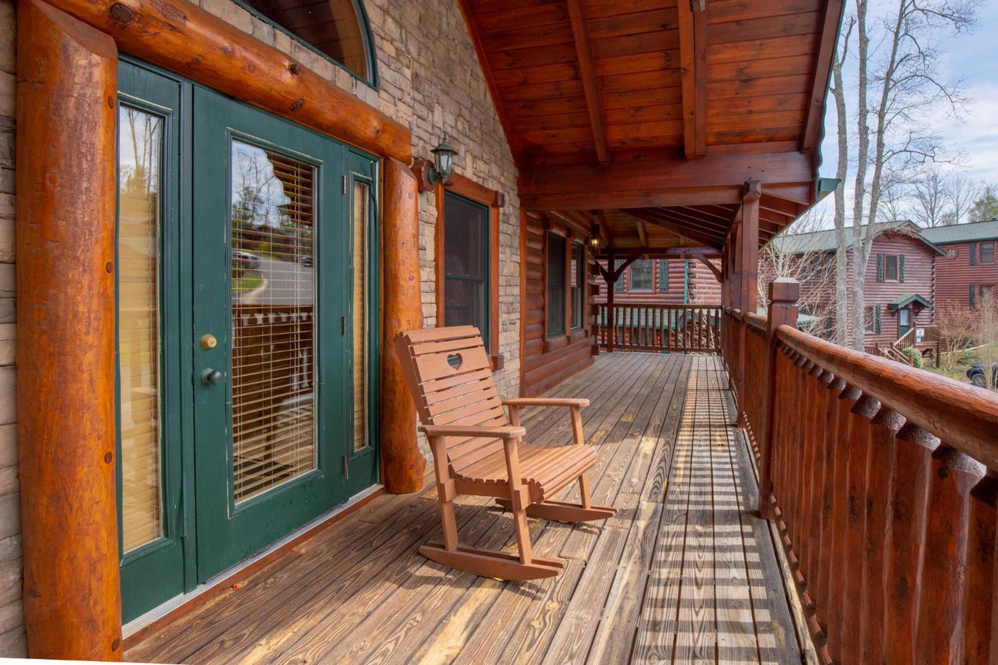 Pine Tree Lodge, 8 Bedrooms, Pool Table, Theater, Hot Tub, WiFi, Sleeps 38 Gatlinburg Buitenkant foto